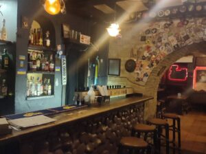 Готовий пивний бар у центрі Києва | 96 м² | 16 кранів | кухня | працюю